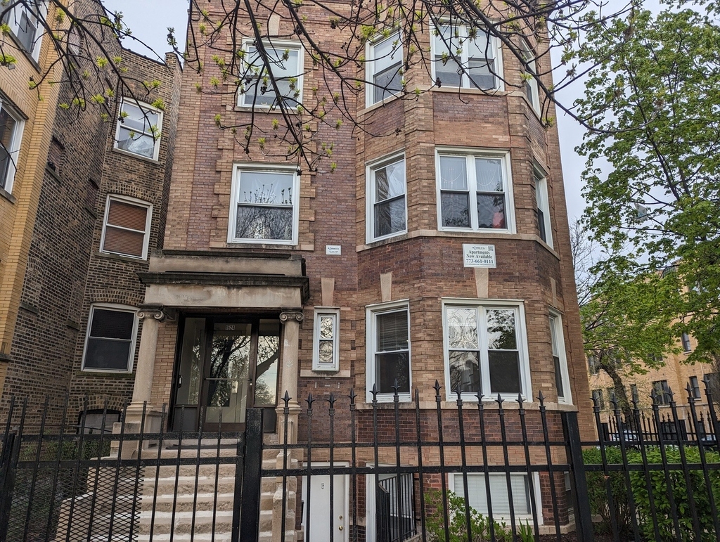 1524 N Kedzie Avenue - Photo 0