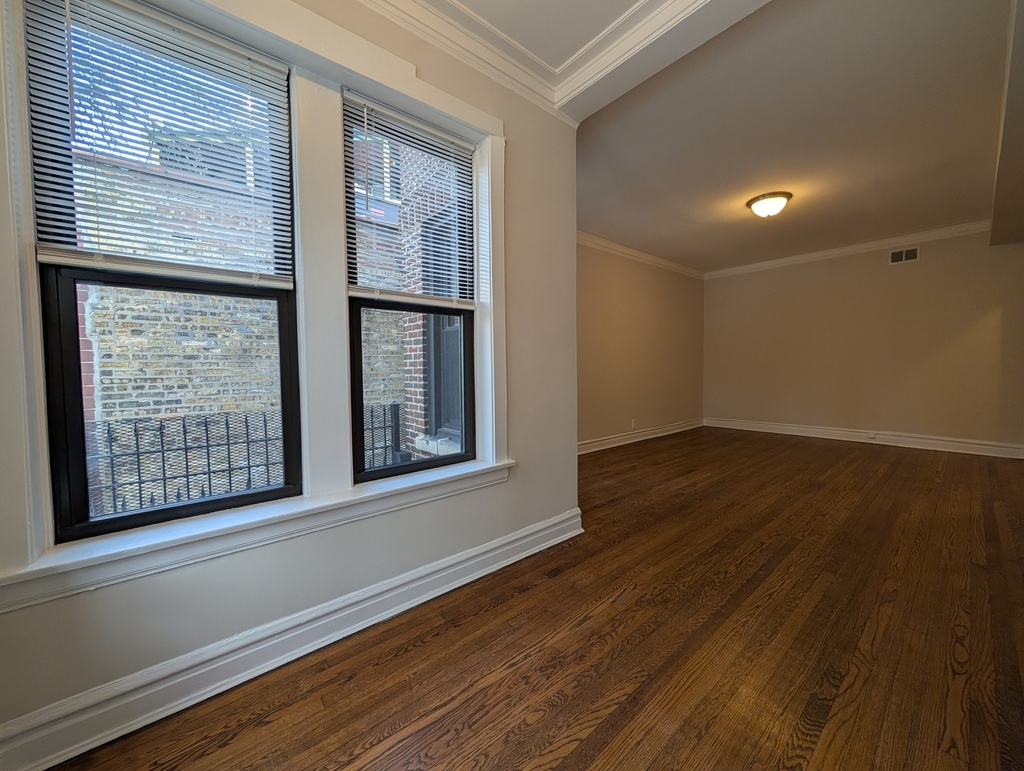 2647 N Sawyer Avenue - Photo 5