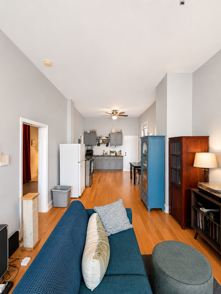 1946 W Belmont Avenue - Photo 9