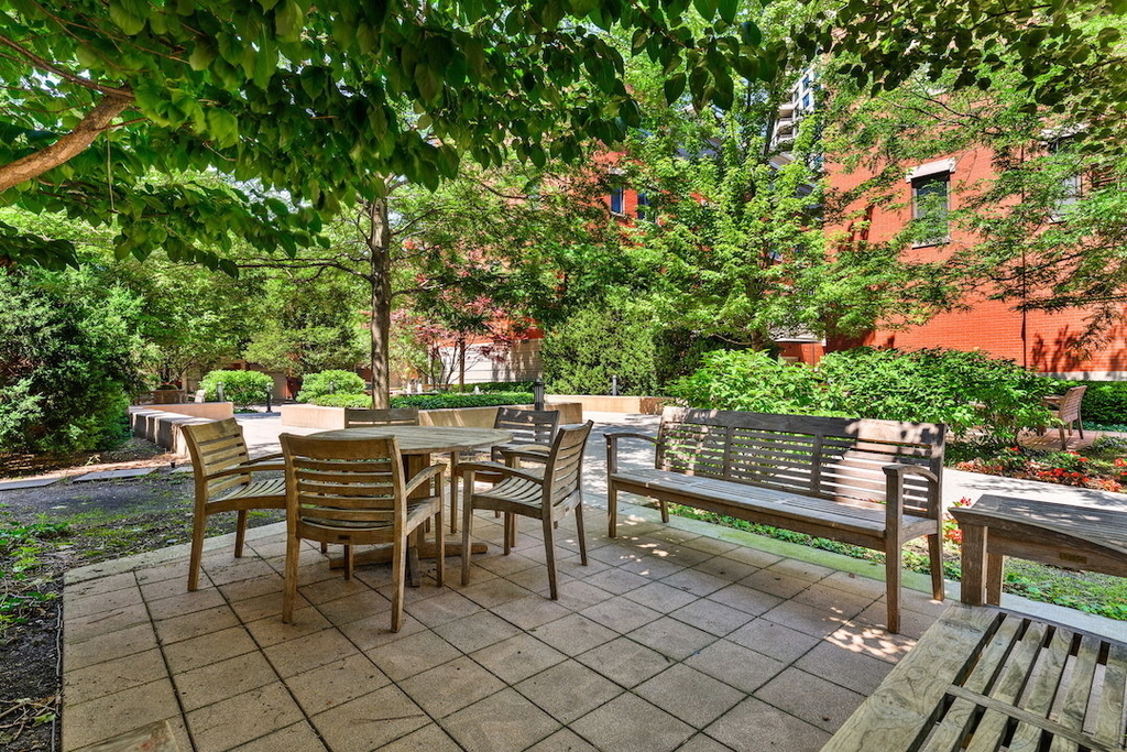 400 N Clinton Street - Photo 22