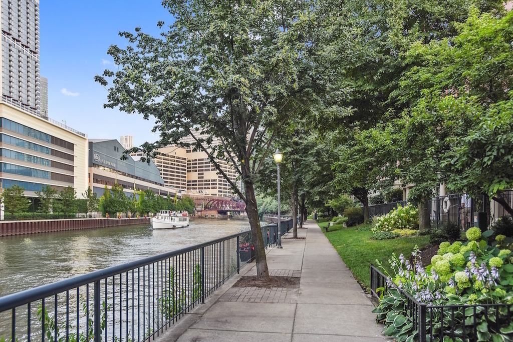 400 N Clinton Street - Photo 28
