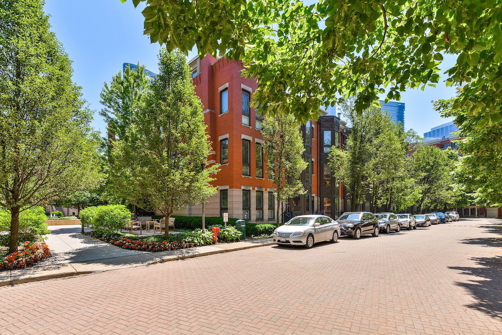 400 N Clinton Street - Photo 20