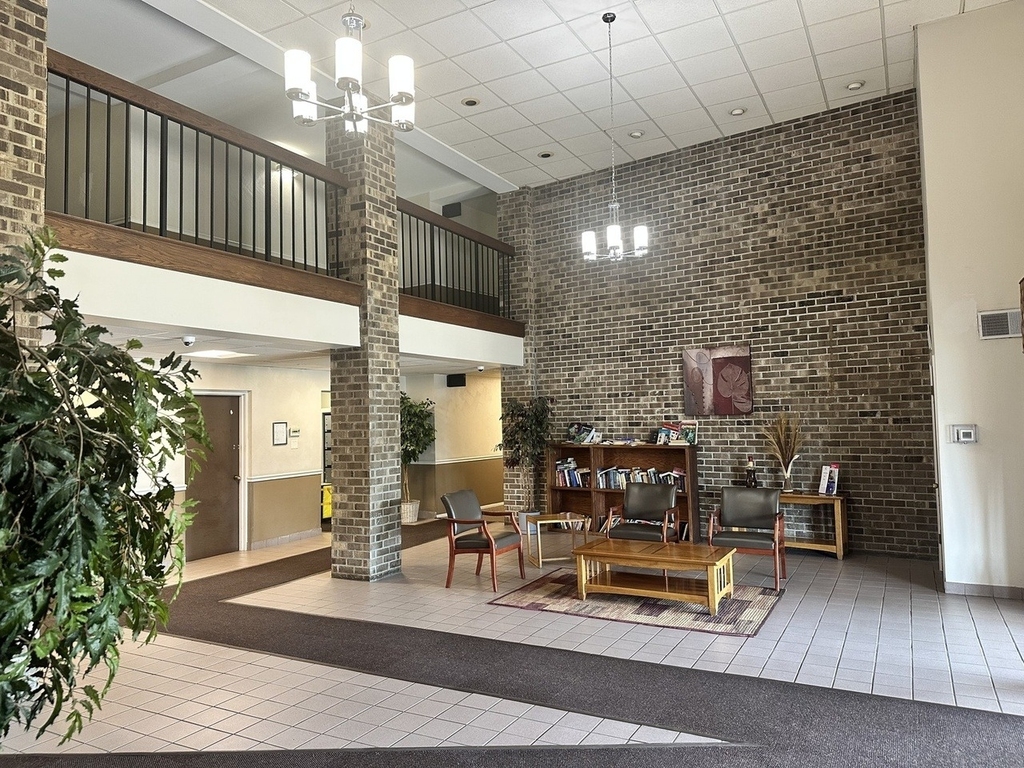 1460 Fairlane Drive - Photo 9