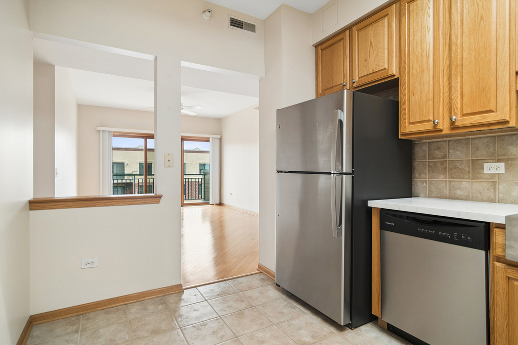 11 S Wille Street - Photo 2