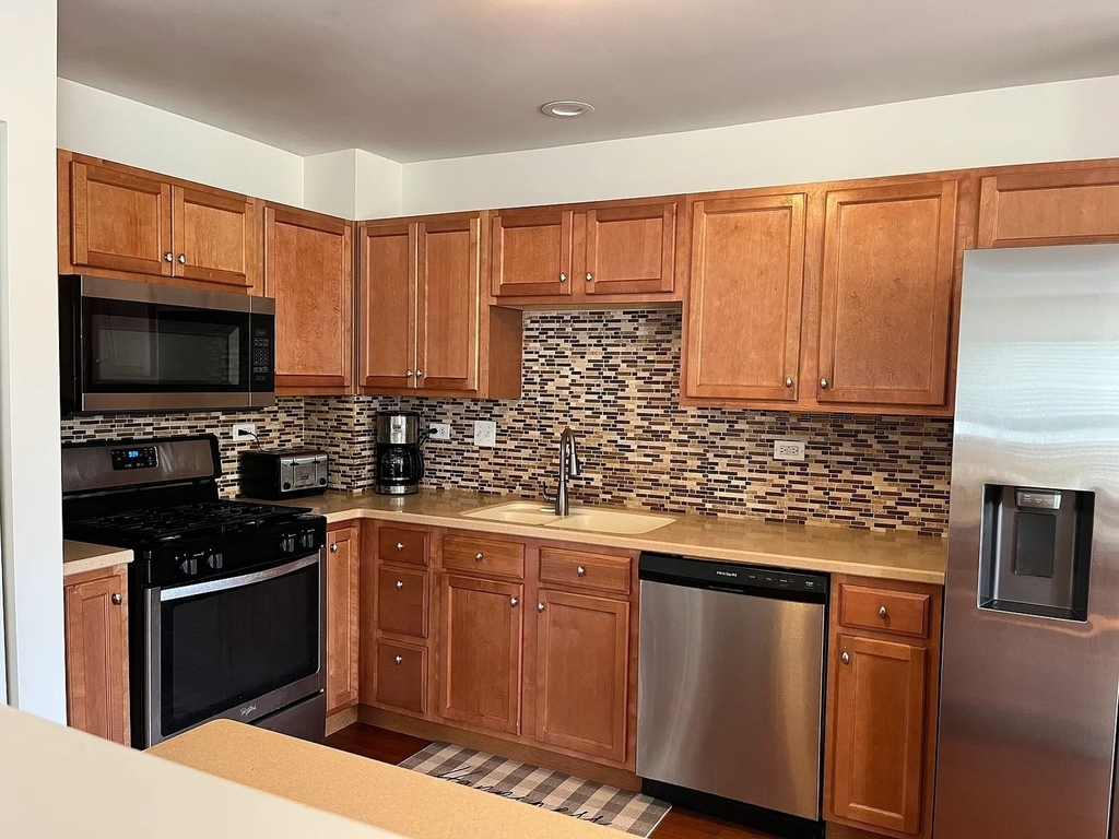 1290 Derry Lane - Photo 2