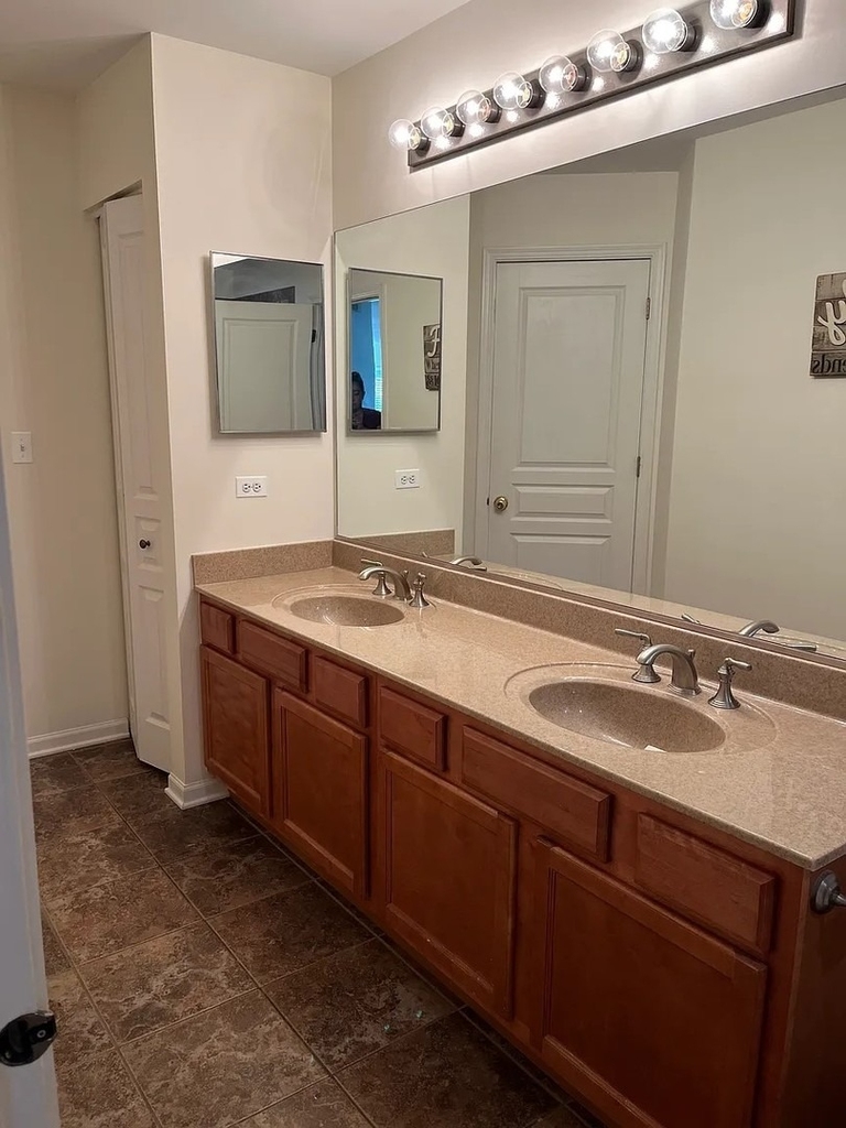 1290 Derry Lane - Photo 5
