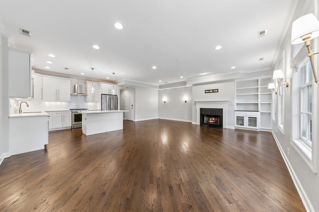 953 W Montana Street - Photo 2