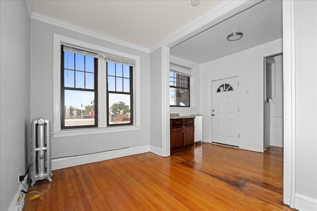 2348 W Addison Street - Photo 3