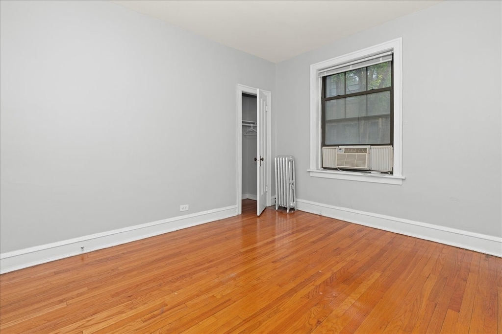2348 W Addison Street - Photo 5
