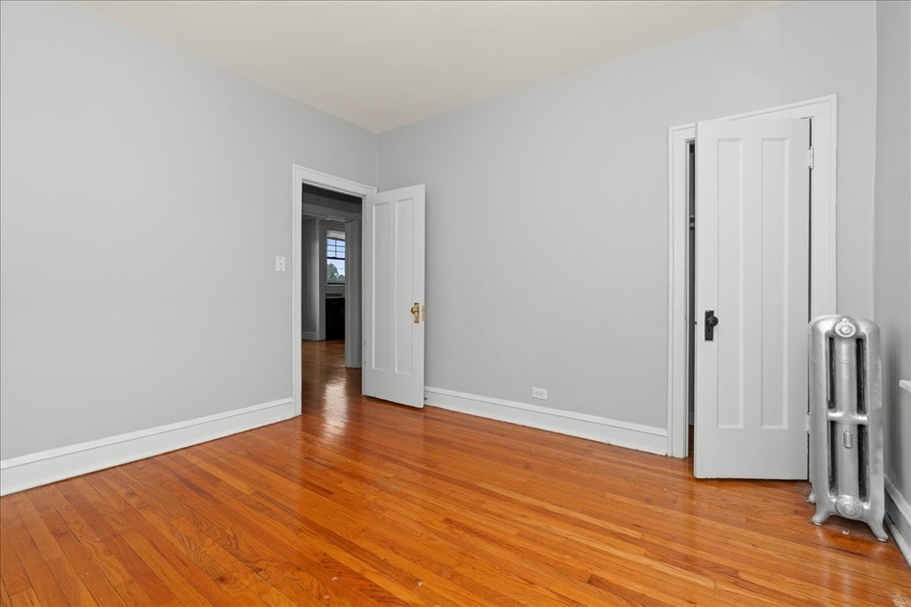 2348 W Addison Street - Photo 6