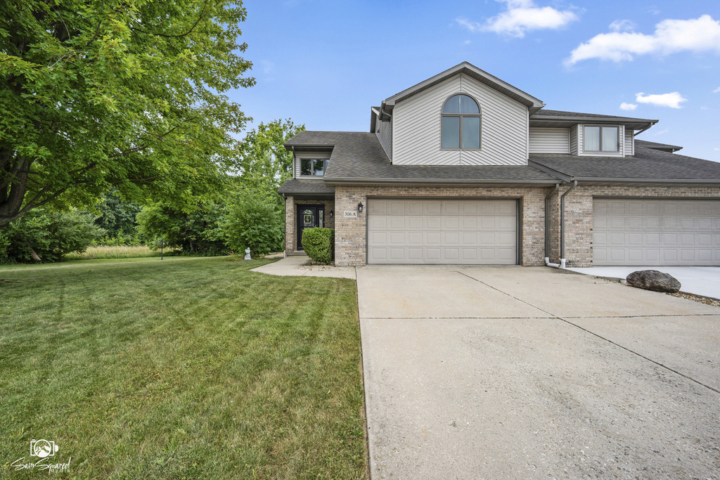306 Grande Drive - Photo 0