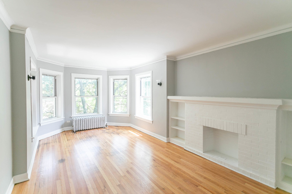 7646 N Greenview Avenue - Photo 1
