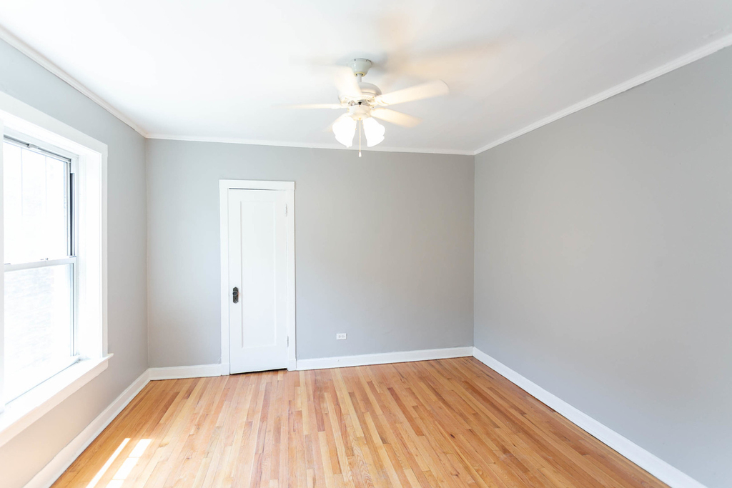7646 N Greenview Avenue - Photo 4