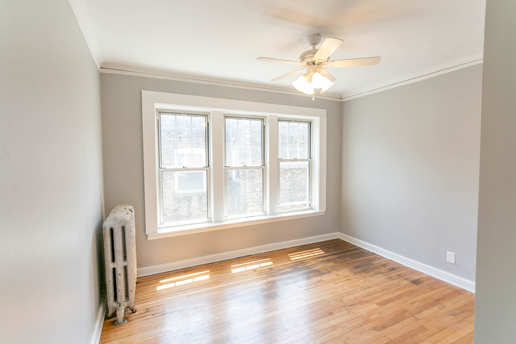 7646 N Greenview Avenue - Photo 3