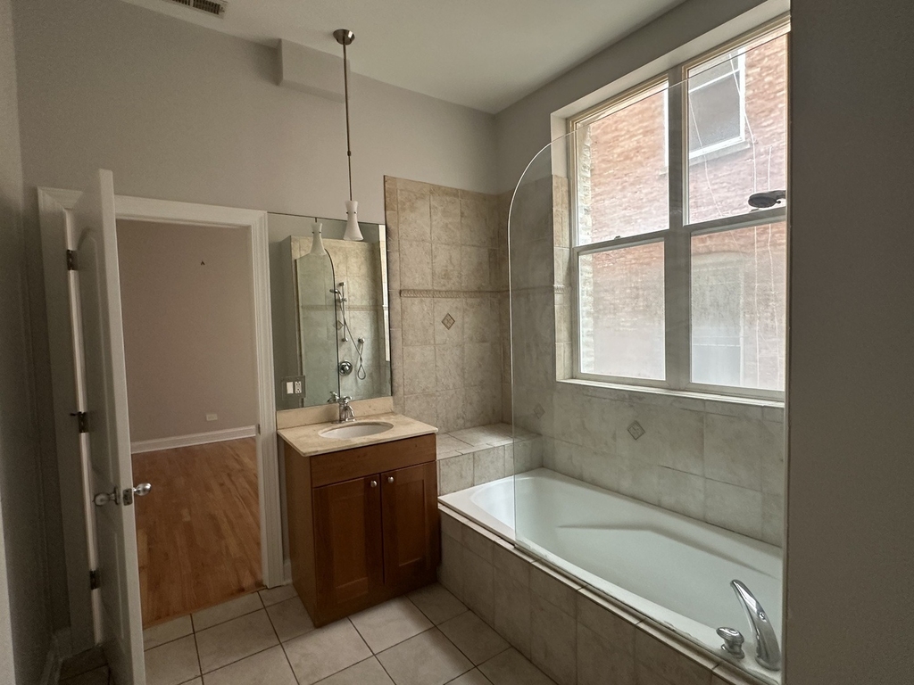 4824 S King Drive - Photo 10