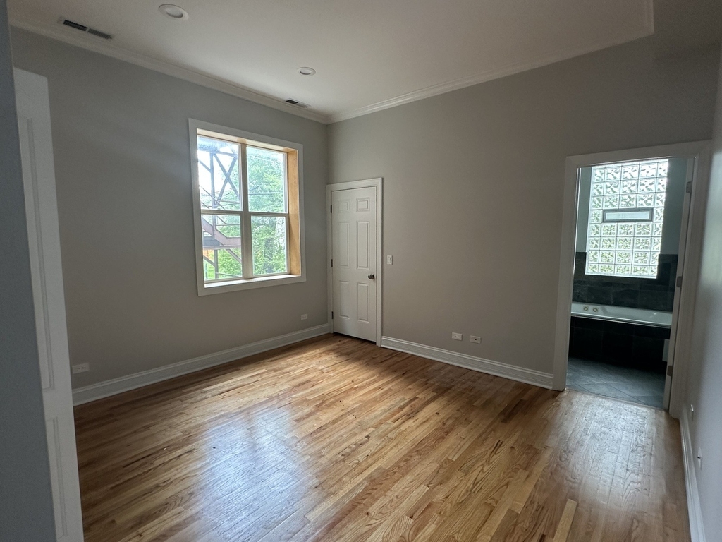 4824 S King Drive - Photo 16