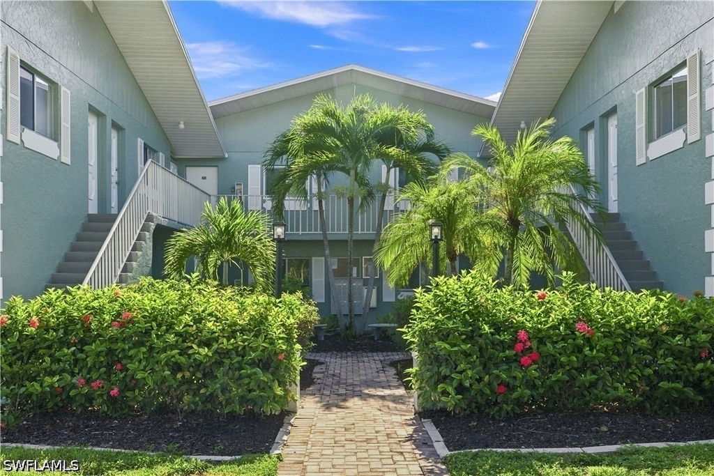 8135 Country Road - Photo 0