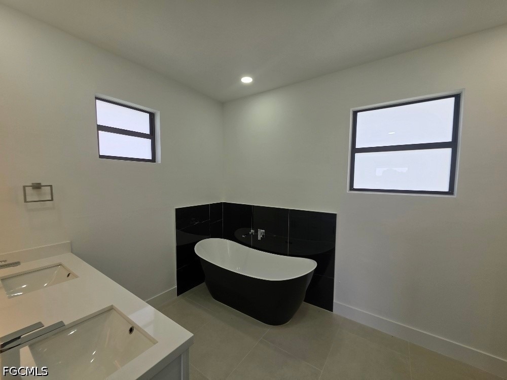 710 Godwid Avenue S - Photo 14