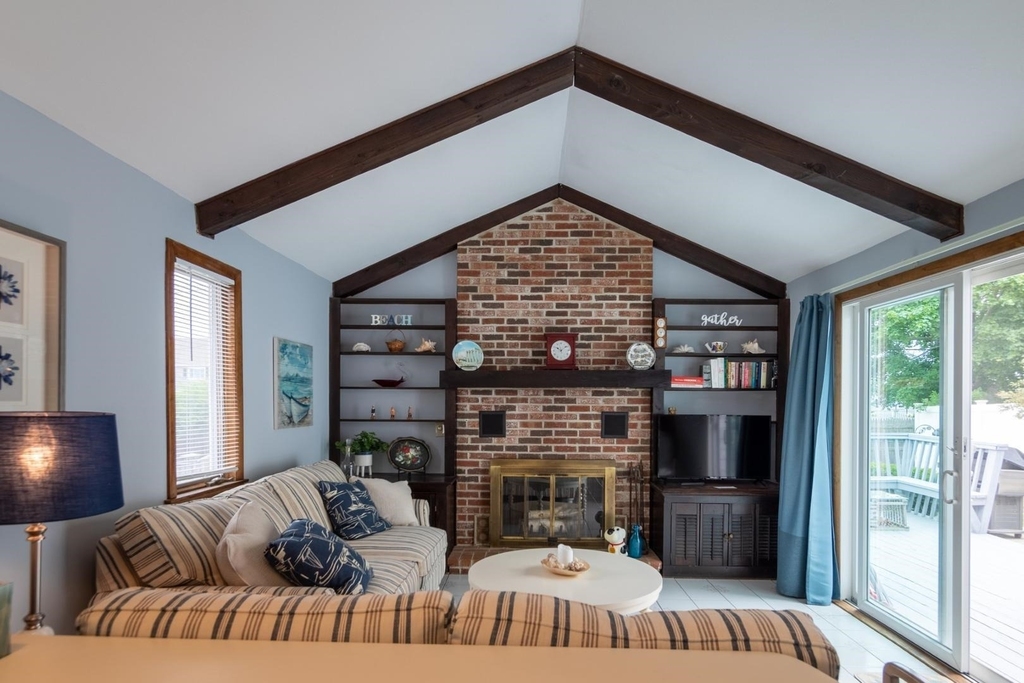 545 Hudson - Photo 11