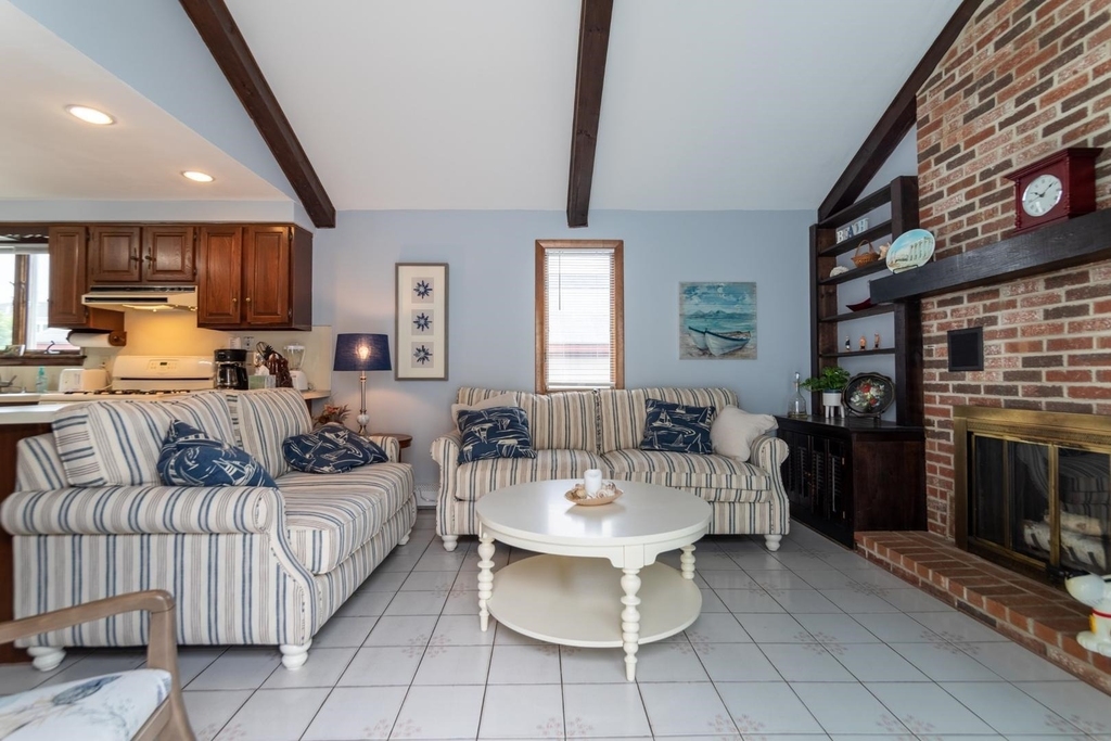 545 Hudson - Photo 12