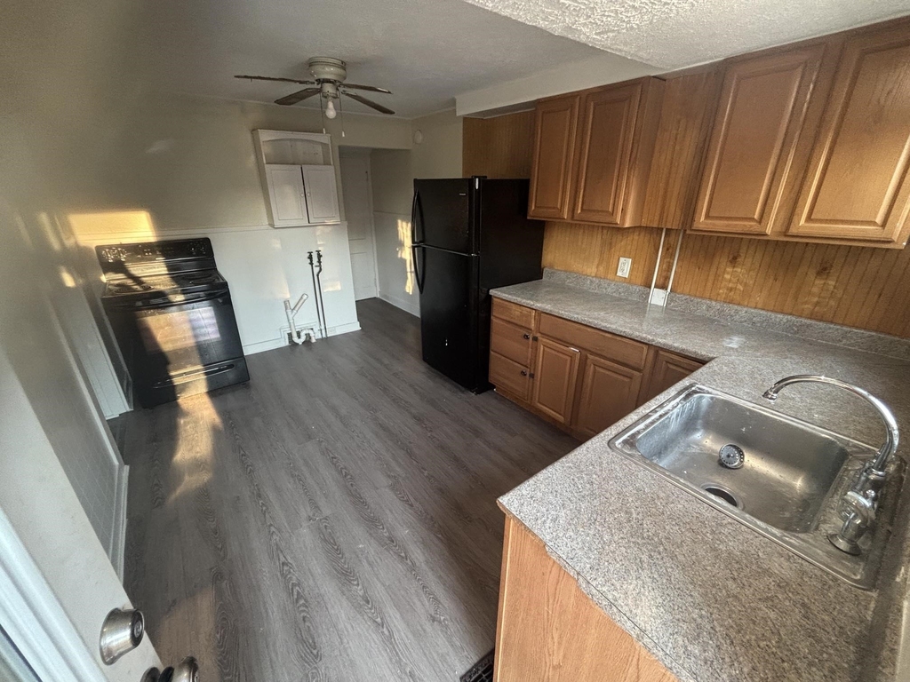 25 Ridgeway - Photo 0