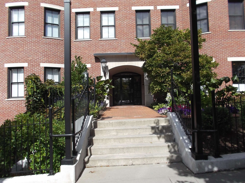40 College - Photo 1