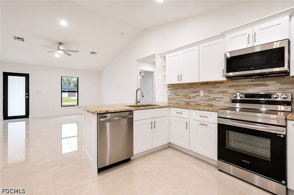 640 Lydia Street - Photo 2