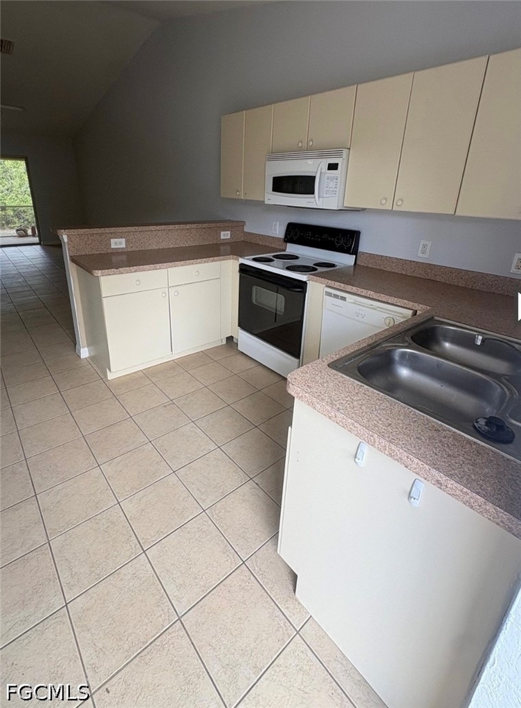 1002 W 12th Street - Photo 1