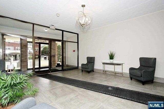 25 Jefferson - Photo 1