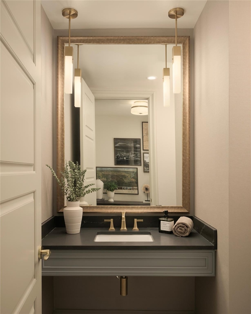 1717 Bissonnet Street - Photo 9