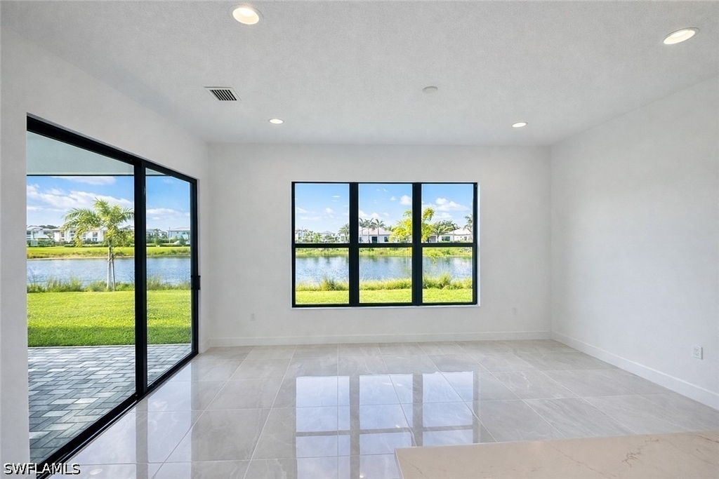 12770 Woodbury Drive - Photo 6