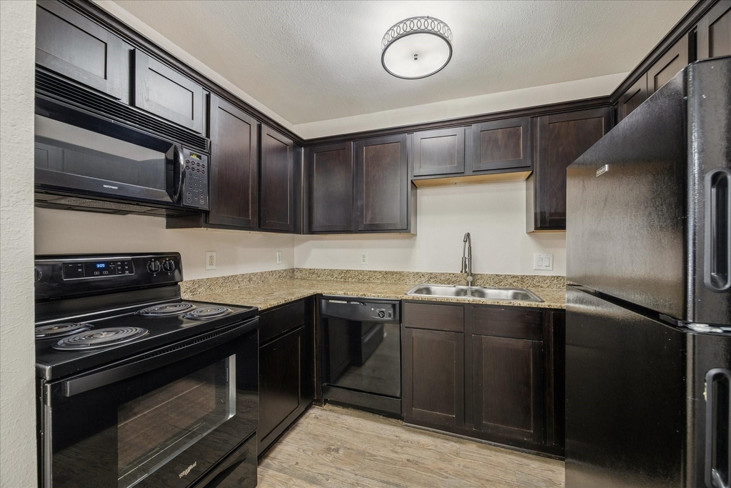 427 W 16th Street - Photo 0