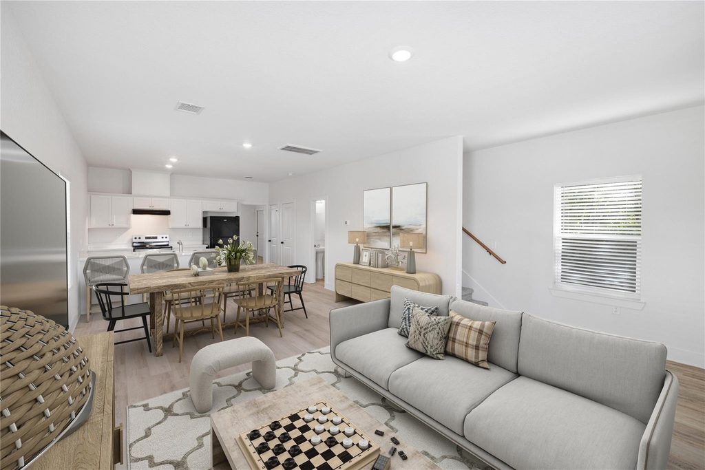 1115 32nd Street - Photo 1