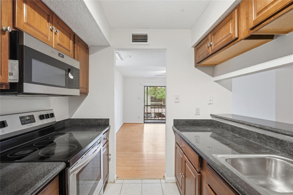 10110 Forum West Dr - Photo 8