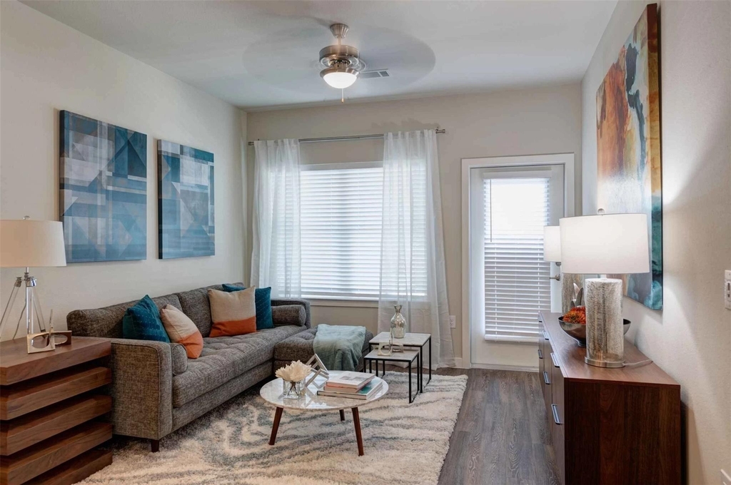 3530 West 12th Street - Photo 2