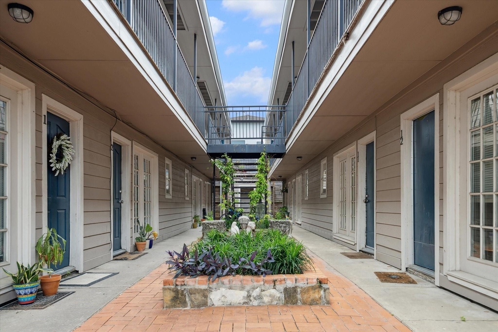2202 Park Street - Photo 9