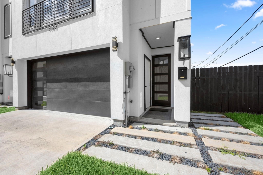 3022 Holman Street - Photo 2