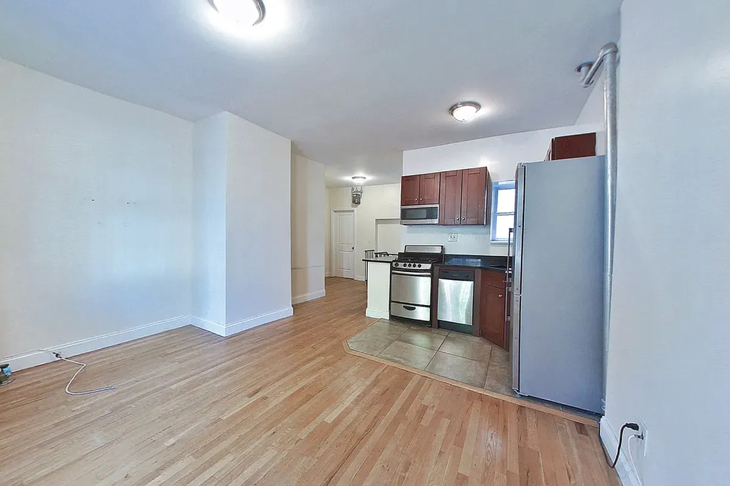 West 11th Street - Photo 0