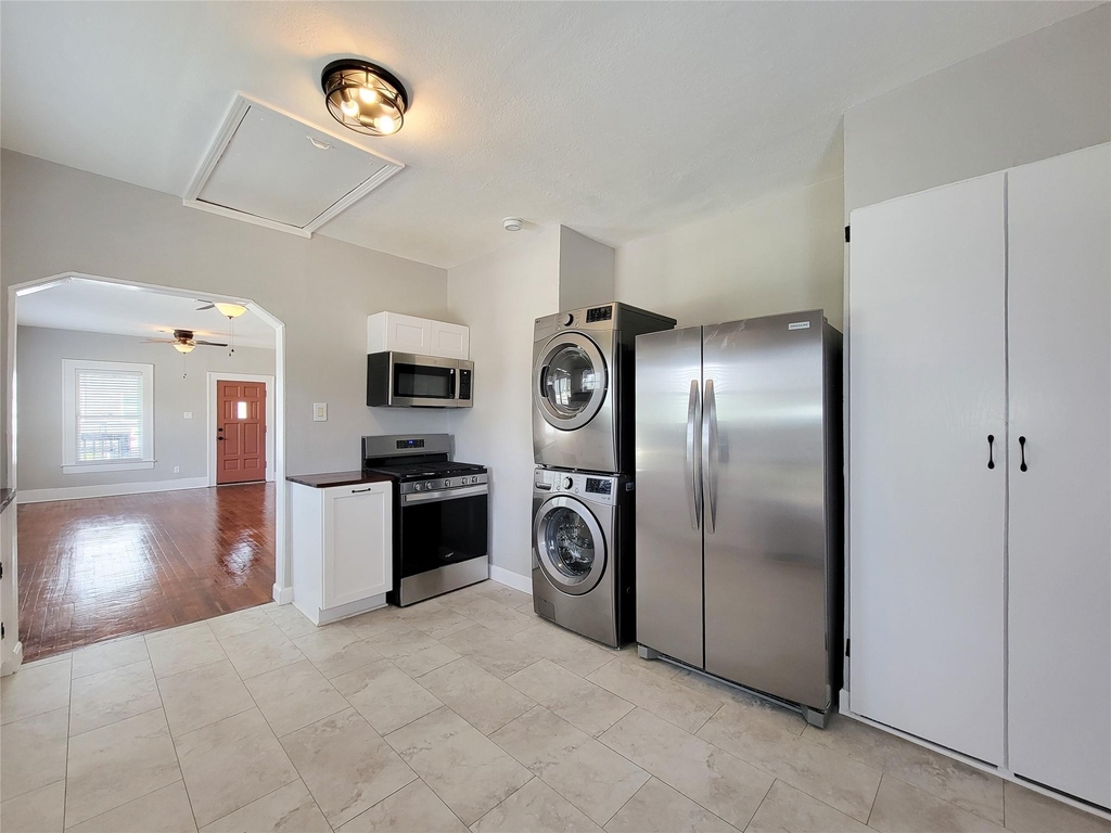 802 E 39th - Photo 22