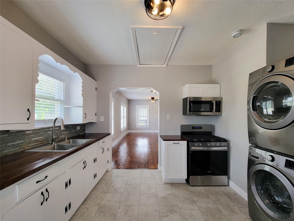802 E 39th - Photo 21
