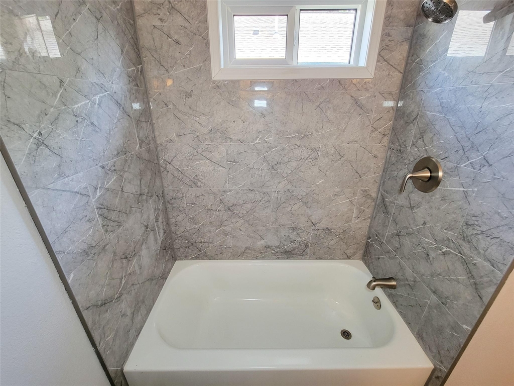802 E 39th - Photo 28