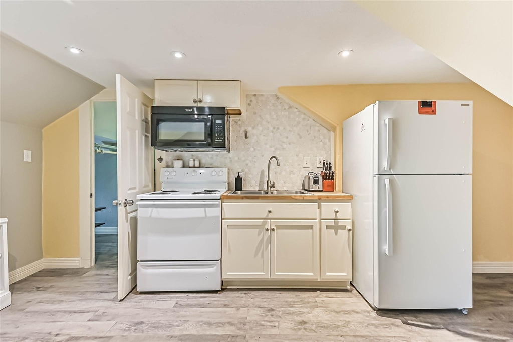 2914 Avenue K - Photo 8