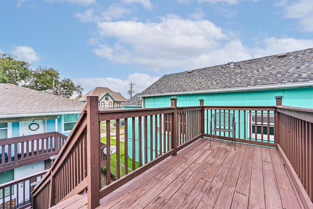 2914 Avenue K - Photo 1