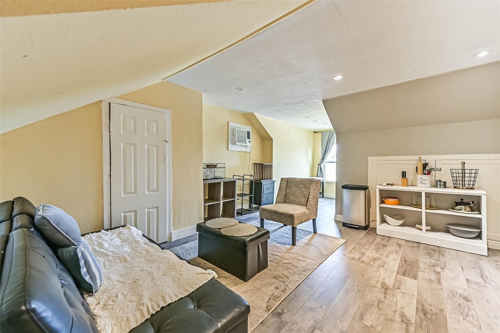 2914 Avenue K - Photo 4