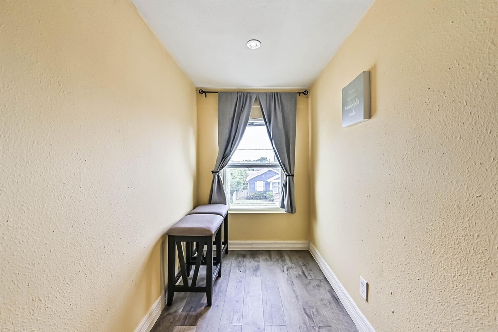2914 Avenue K - Photo 11