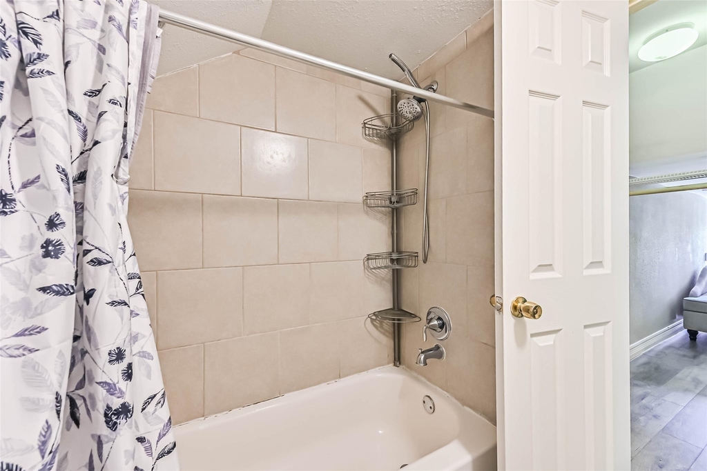 2914 Avenue K - Photo 18