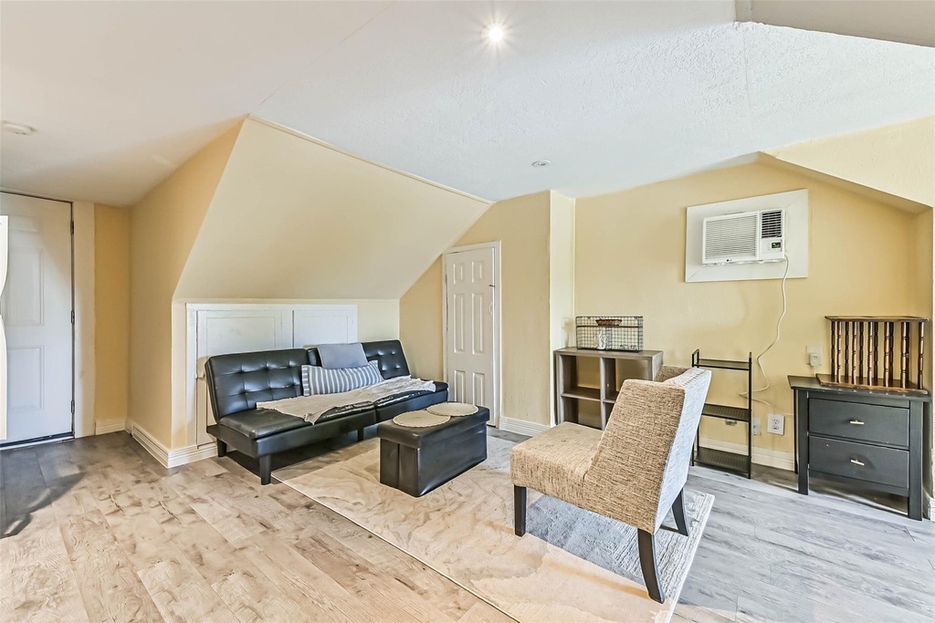2914 Avenue K - Photo 5