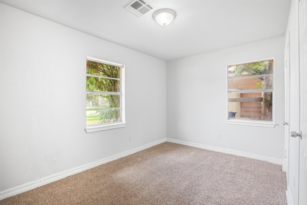 5326 Doulton Drive - Photo 6