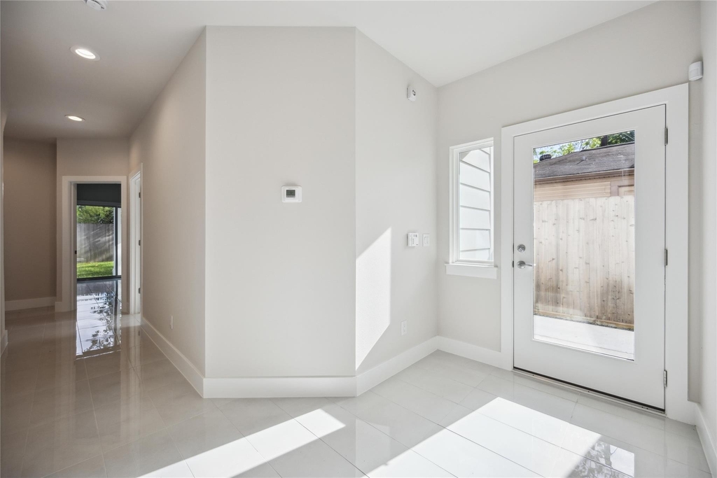 5314 Suez Street - Photo 8