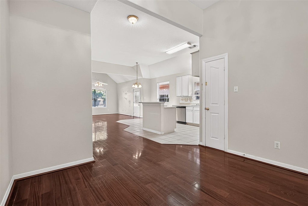 8503 Raybluff Lane - Photo 10